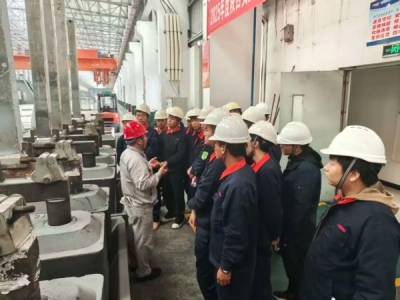 Уf(xi)ͬӢ a(chn)ںVƪ˾ӭ(li)ίB(yng)W(xu)T_(ki)չ(sh)`̌W(xu)